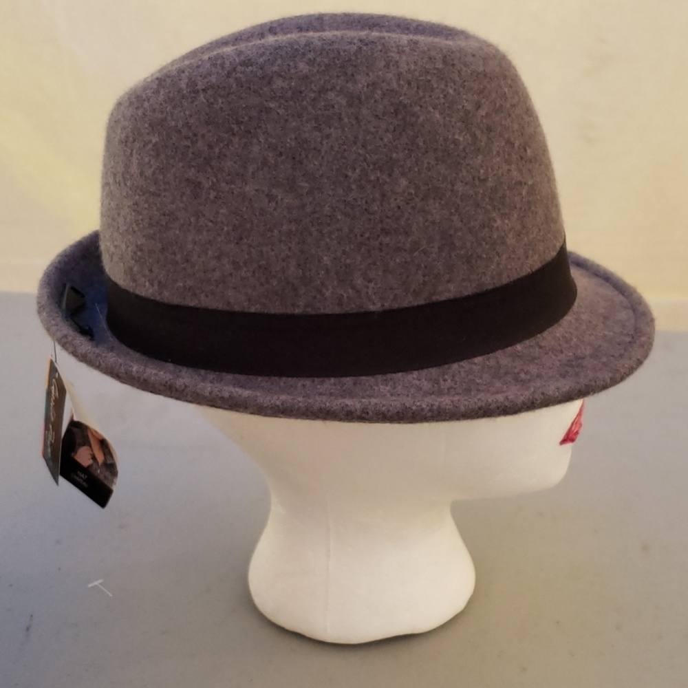 Wool hat - Picture 2 of 2
